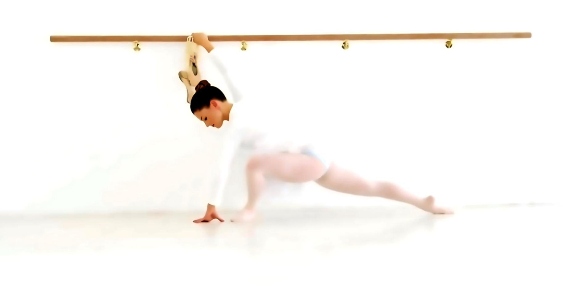 Momento de conexión emocional durante una sesión de danza contemporánea